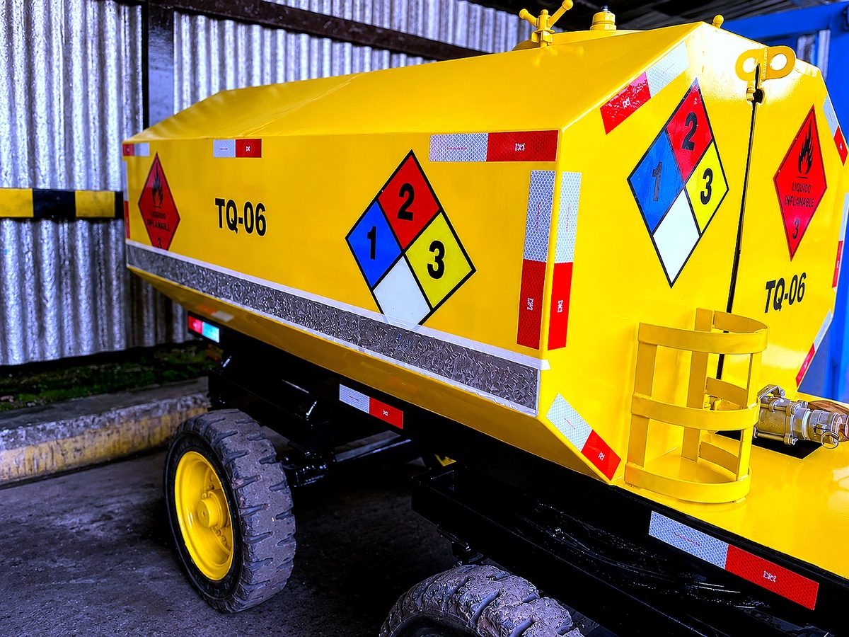 Bombona de combustível utilizada pela equipe de apoio de superfície para abastecimento do elevador